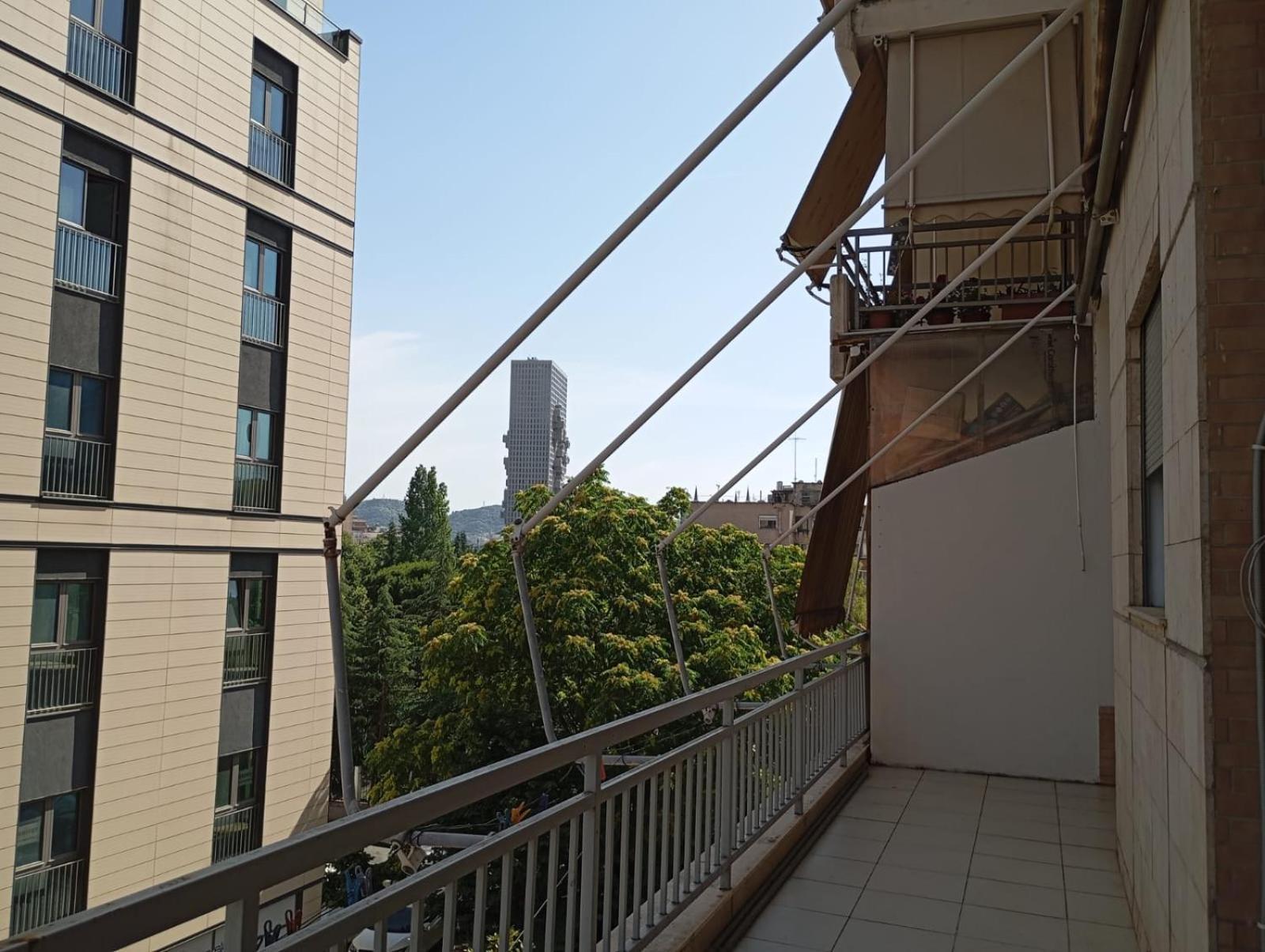 Royal 3 Hostel Тирана Екстер'єр фото