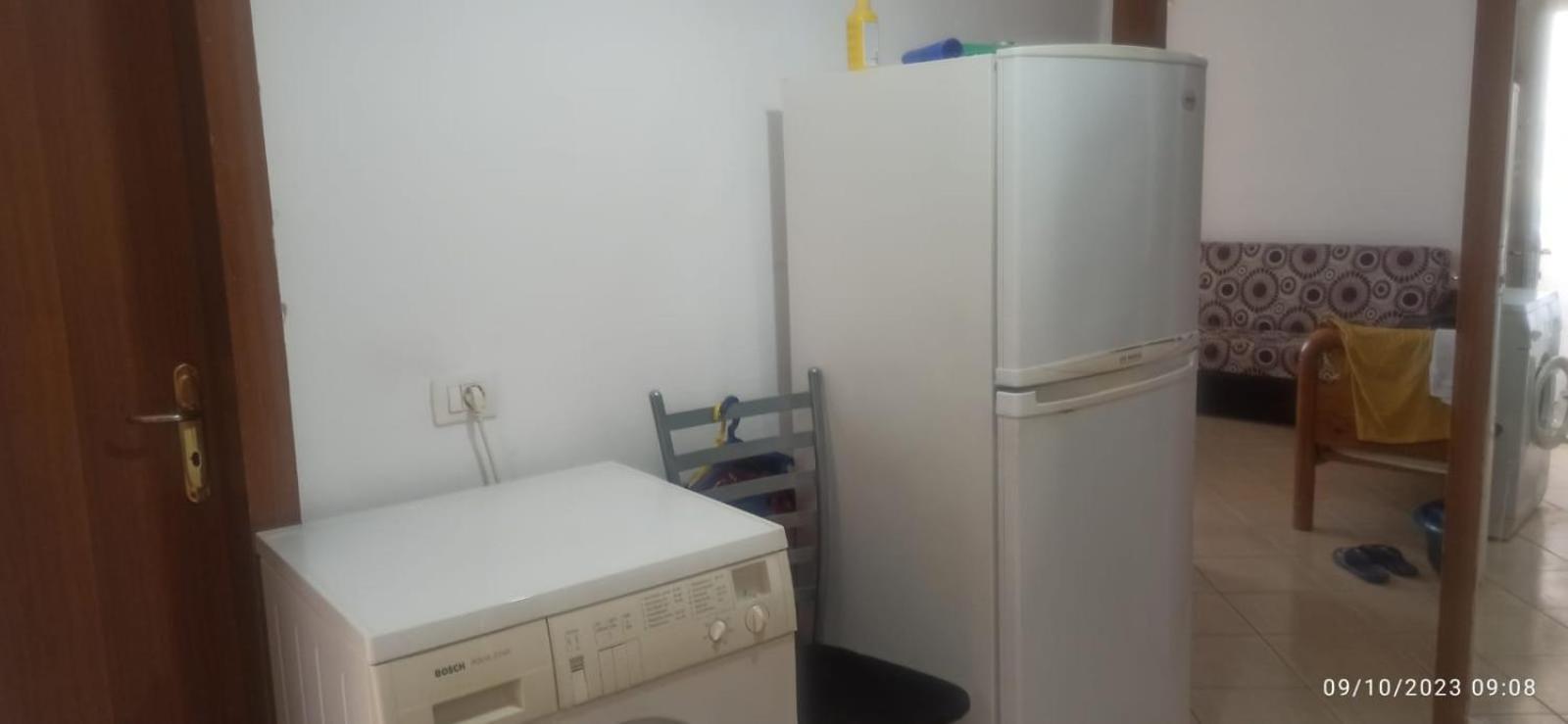 Royal 3 Hostel Тирана Екстер'єр фото
